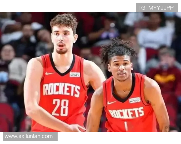 杰伦格林如何在NBA赛场上展现出色的个人能力与团队合作精神